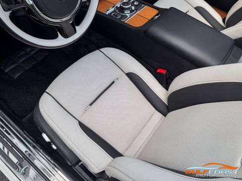 Used 2017 Rolls-Royce Dawn RWD image 25