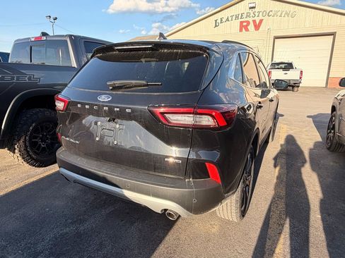 Used 2025 Ford Escape Platinum AWD/4WD image 2