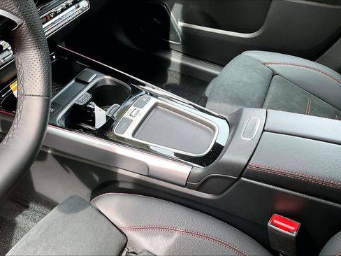 New 2026 Mercedes-Benz GLB 35 AMG 4MATIC image 11