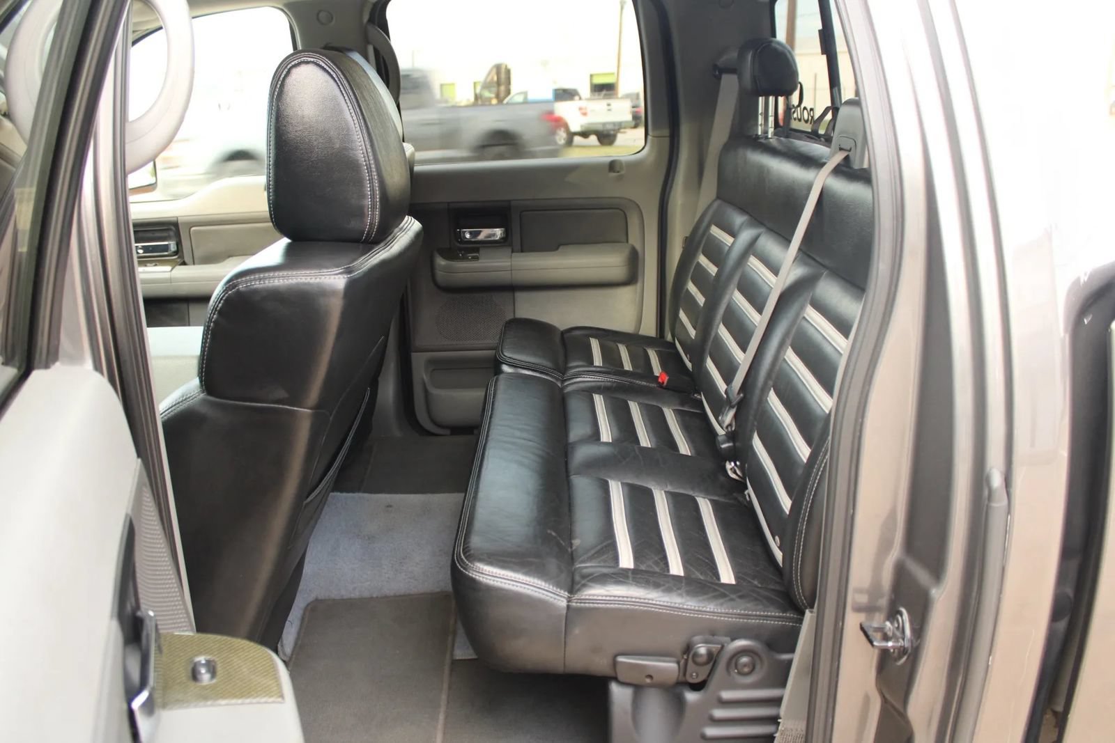 Used 2004 Ford F150 Lariat RWD image 18