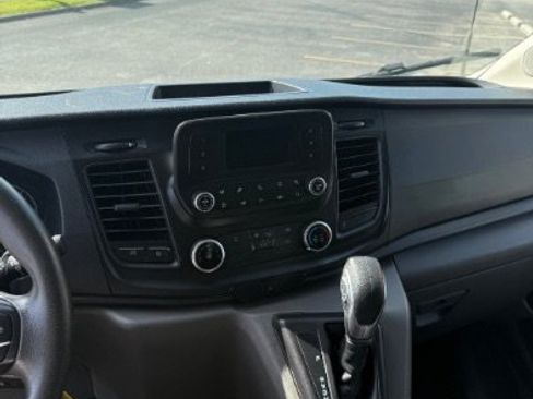Used 2022 Ford Transit 350 DRW RWD image 13