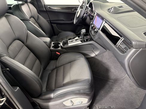 Certified 2024 Porsche Macan Turbo AWD/4WD image 25