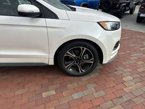 Used 2019 Ford Edge ST w/ Cold Weather Package AWD/4WD image 17