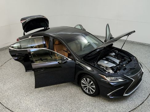 Used 2020 Lexus ES 300h w/ Premium Package FWD image 17
