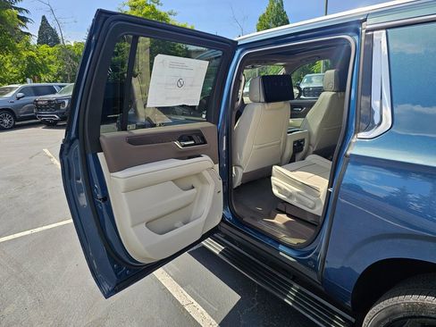 New 2026 GMC Yukon XL Denali AWD/4WD image 16