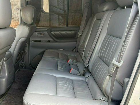 Used 2001 Toyota Land Cruiser w/ Convenience Pkg AWD/4WD image 38