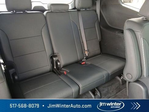 Used 2025 Buick Enclave Preferred AWD/4WD image 14