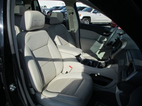 Certified 2023 GMC Acadia Denali image 22