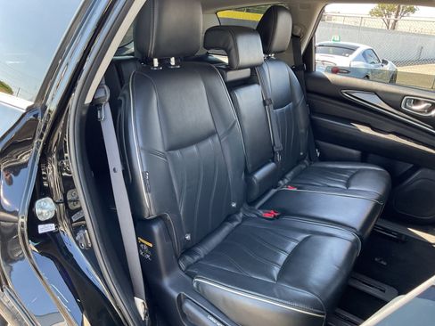 Used 2019 INFINITI QX60 Luxe w/ Essential Package FWD image 19