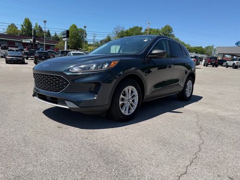Used 2022 Ford Escape SE w/ Convenience Package FWD image 9