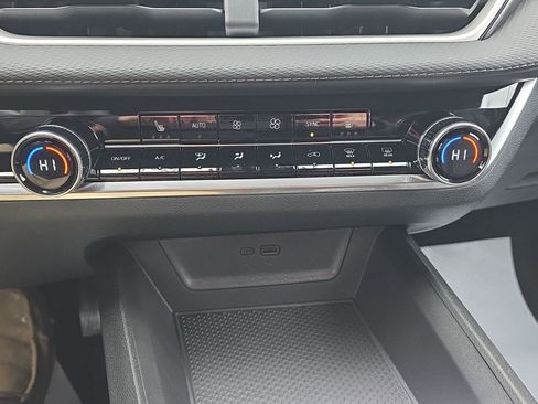 New 2026 Chevrolet Equinox LT w/ Convenience Package II image 16