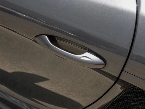 Used 2019 Porsche 718 Boxster RWD image 42