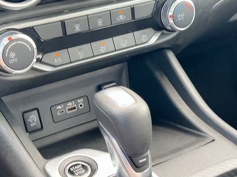 Used 2024 Nissan Sentra SV image 30