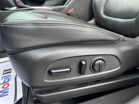 Used 2022 Buick Encore GX Essence w/ Experience Buick Package image 12