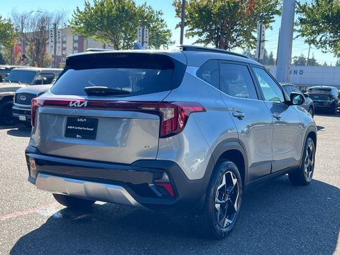 Certified 2025 Kia Seltos EX w/ EX Sunroof Package AWD/4WD image 9