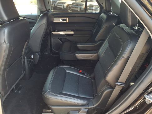Used 2024 Ford Explorer Limited image 14