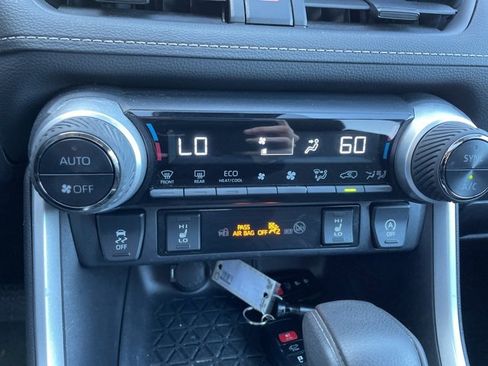 Used 2023 Toyota RAV4 XLE image 21