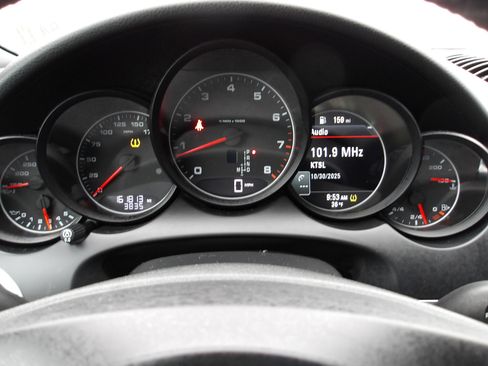 Used 2013 Porsche Cayenne image 18