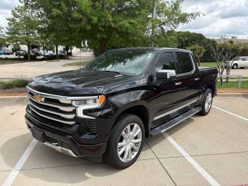 Used 2025 Chevrolet Silverado 1500 High Country w/ High Country Premium Package AWD/4WD image 1
