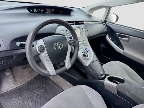Used 2013 Toyota Prius Three image 7