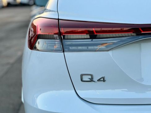 Used 2024 Audi Q4 e-tron Premium image 10