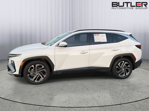 Used 2025 Hyundai Tucson Limited FWD image 3
