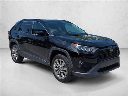 Used 2020 Toyota RAV4 XLE Premium AWD/4WD image 3