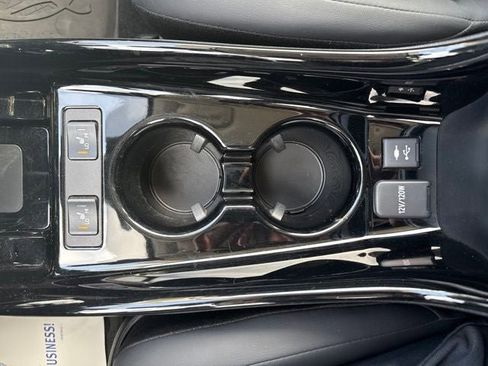 Certified 2020 Toyota Prius Prime Limited FWD image 28