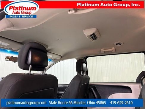 Used 2017 Dodge Grand Caravan SE FWD image 27
