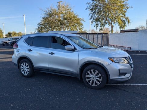Used 2018 Nissan Rogue S image 8