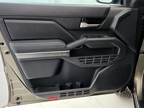 Used 2025 Toyota Tacoma TRD Off-Road image 30