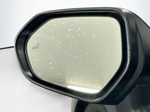 Used 2025 Toyota Camry SE FWD image 16