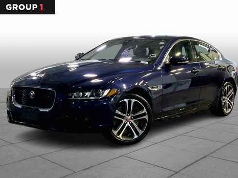 Used 2017 Jaguar XE Premium image 1