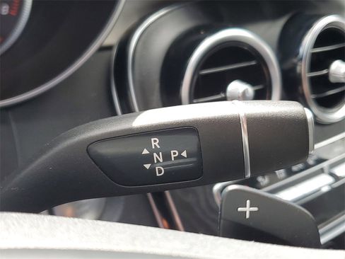 Used 2019 Mercedes-Benz GLC 300 w/ Premium Package image 30