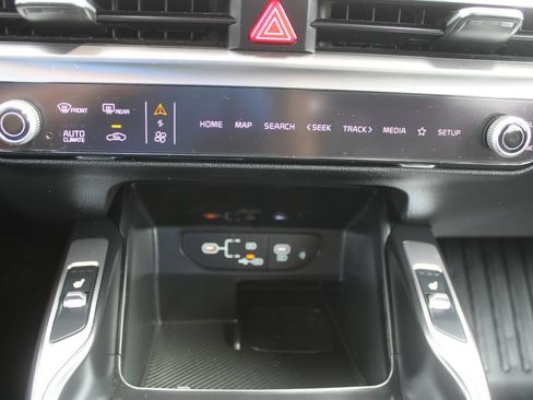 Certified 2025 Kia Sorento S FWD image 42