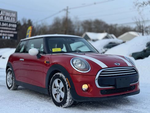 Used 2014 MINI Cooper 2-Door Hardtop image 3