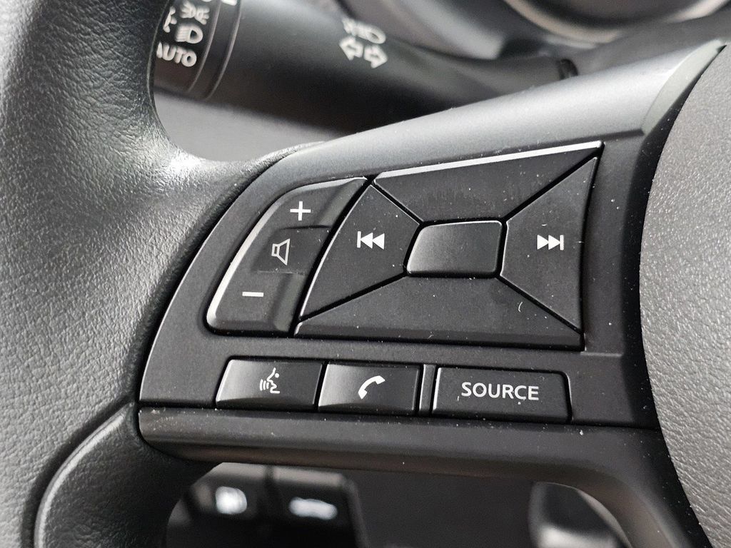 Used 2025 Nissan Kicks Play S FWD image 27