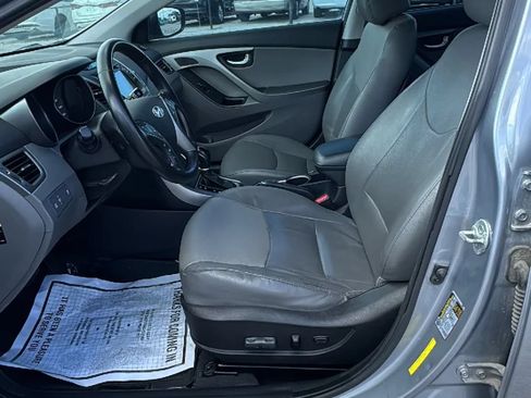 Used 2016 Hyundai Elantra Limited w/ Option Group 04 FWD image 9