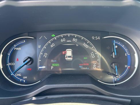 Certified 2025 Toyota RAV4 SE image 10