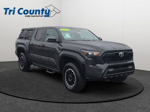 Used 2025 Toyota Tacoma TRD Off-Road w/ TRD Off Road Upgrade Package AWD/4WD image 1