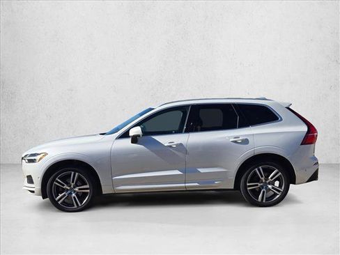 Used 2018 Volvo XC60 T5 Momentum w/ Vision Package image 7