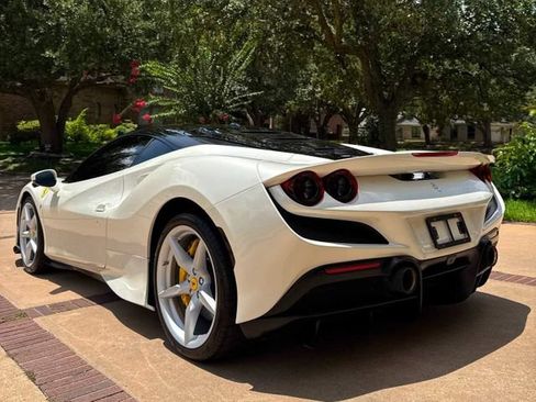 Used 2021 Ferrari F8 Tributo RWD image 9