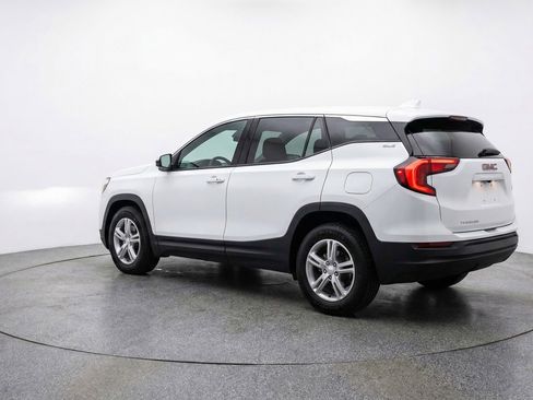 Used 2024 GMC Terrain SLE FWD image 6