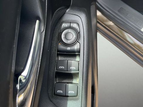 Used 2023 Chevrolet Equinox RS FWD image 16