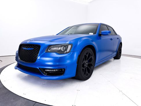 Used 2018 Chrysler 300 S w/ 300S Premium Group image 15