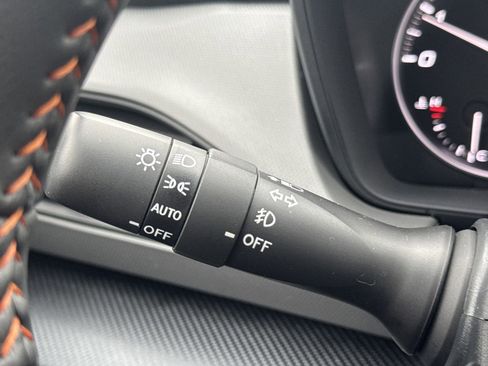 New 2025 Subaru Crosstrek 2.5i Limited w/ Popular Package #3A image 17