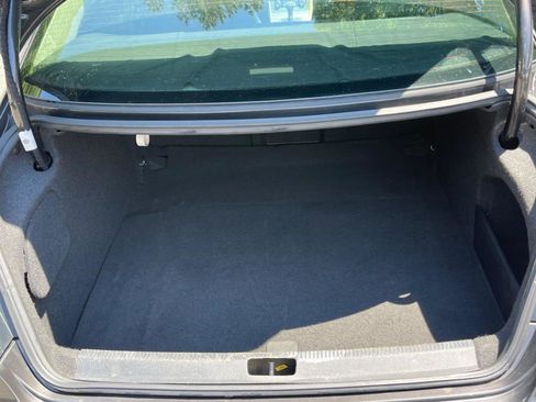 Used 2009 Volkswagen CC Luxury image 32