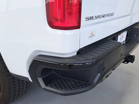 Used 2024 Chevrolet Silverado 1500 LT Trail Boss w/ Convenience Package II image 34