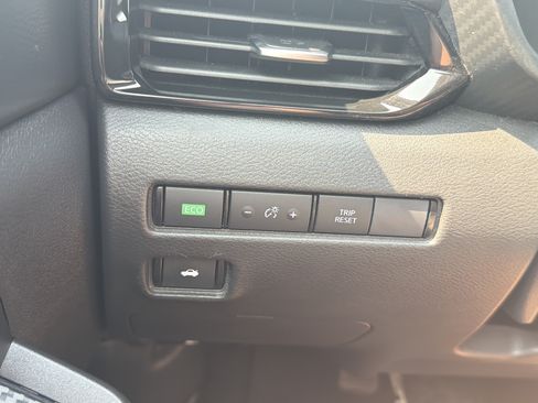 Used 2025 Nissan Sentra SV FWD image 29