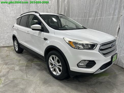 Used 2018 Ford Escape SE AWD/4WD image 2